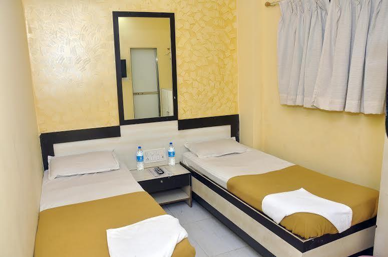 Hotel Bilal Residency Mumbai Room photo