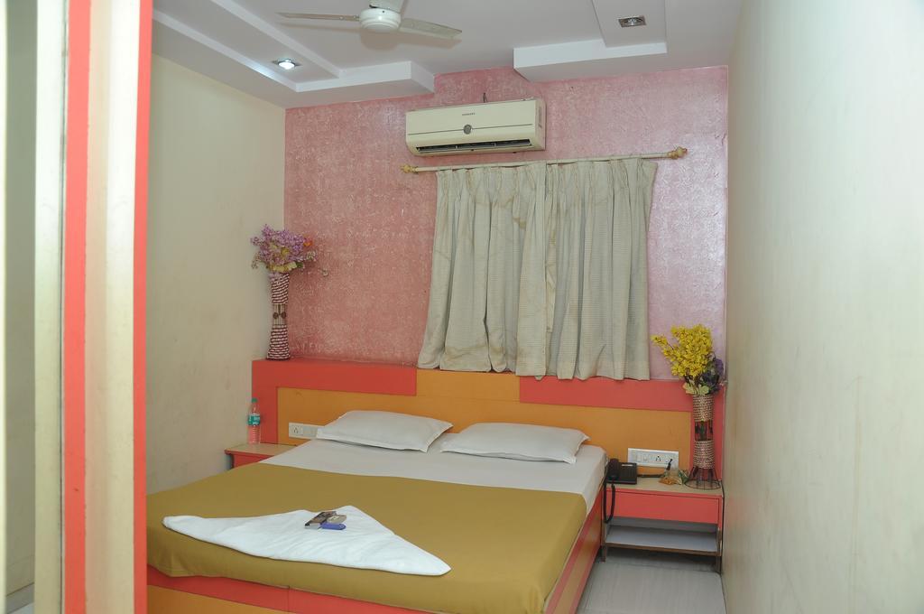 Hotel Bilal Residency Mumbai Room photo